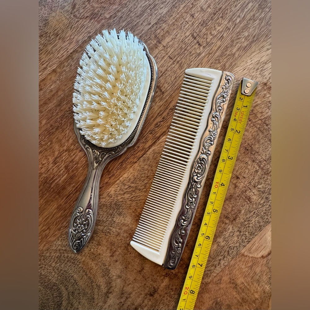 SOLD⚫️Vintage Art Deco Repousse Silver Plated Intricate BRUSH/COMB Set Heavy - Picture 5 of 5